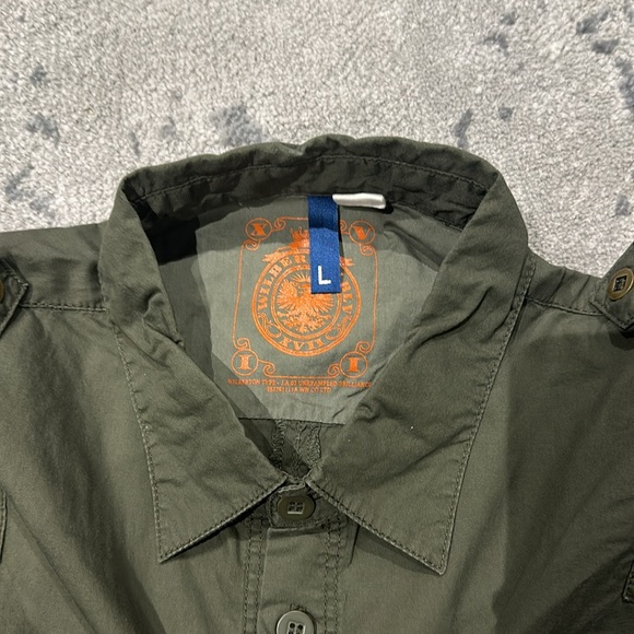 Button down - Picture 2 of 5